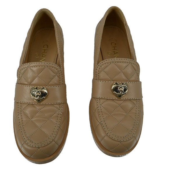 - CHANEL Lambskin Quilted CC Heart Loafers in Beige 37 EU - Picture 2 of 9